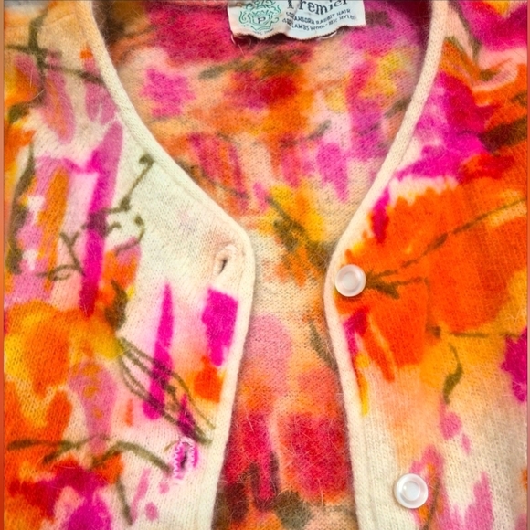 Vintage Premier Angora & Lambswool Floral Cardigan 1950s–1960s – Soft Fuzzy Knit - Picture 5 of 10